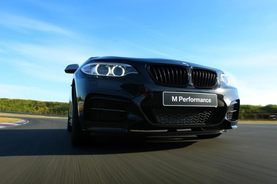  BMW M235i Track Edition 2014 года  (фото 14 из 30)